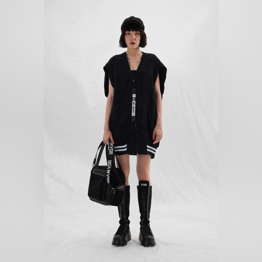 #vdr Nero Gile Made of material:
%100 Pes this item comes in two size l&ll